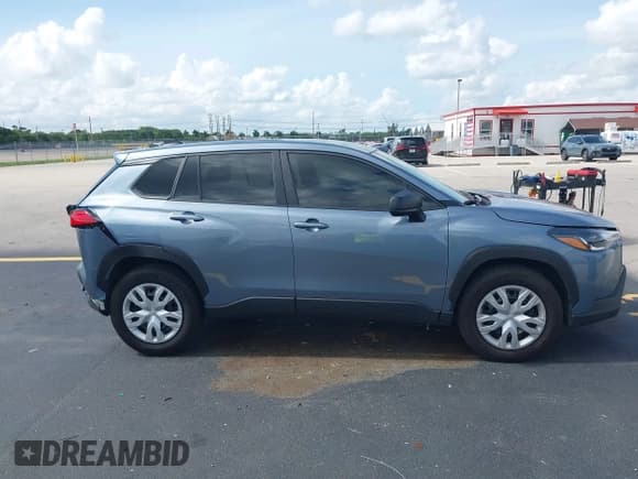 ✅ 2024 Toyota Corolla Cross L • VIN: 7MUAAAAG9RV075928 • Lot: 42388151. Listed on IAAI with 15,324 mi. Free auction sales archive from the USA and detailed vehicle history report at DreamBid. Image 13.