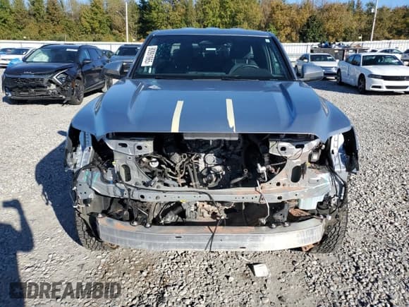 ✅ 2024 Toyota Tacoma Limited • VIN: 3TMLB5JN3RM047435 • Лот: 90991965. Опубликован ранее на Copart с пробегом 8 651 миль. Бесплатный доступ к архиву аукционных продаж из США и подробный отчёт об истории автомобиля на DreamBid. Изображение 5.