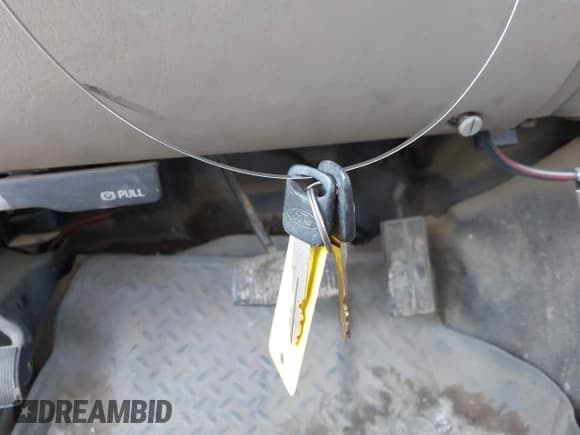 ✅ 1999 Ford F-250 XL • VIN: 1FTNF21F3XEC26324 • Lot: 41433149. Listed on IAAI with 203,634 mi. Free auction sales archive from the USA and detailed vehicle history report at DreamBid. Image 11.