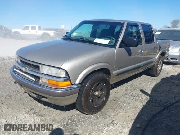 ✅ 2001 Chevrolet S-10 LS • VIN: 1GCDT13W31K155534 • Лот: 43455823. Опубликован ранее на IAAI с пробегом 282 026 миль. Бесплатный доступ к архиву аукционных продаж из США и подробный отчёт об истории автомобиля на DreamBid. Изображение 2.