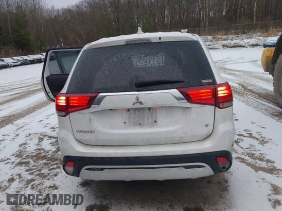 2020 Mitsubishi Outlander ES with VIN JA4AZ3A37LZ008157, listed as a IAAI auction lot 41110526 with 70,152 mi miles and . Bid and sale history available at DreamBid. Image 16.