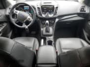 ✅ 2015 Ford Escape Titanium • VIN: 1FMCU9J99FUB01828 • Lot: 92355715. Wystawiony na Copart z przebiegiem 96 109 mil. Bezpłatny archiwum sprzedaży aukcyjnych z USA i szczegółowy raport historii pojazdu na DreamBid. Zdjęcie 8.