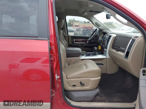 ✅ 2009 Dodge 1500 SLT • VIN: 1D3HV13T99J528876 • Lot: 42015763. Wystawiony na IAAI z przebiegiem 237 065 mil. Bezpłatny archiwum sprzedaży aukcyjnych z USA i szczegółowy raport historii pojazdu na DreamBid. Zdjęcie 5.