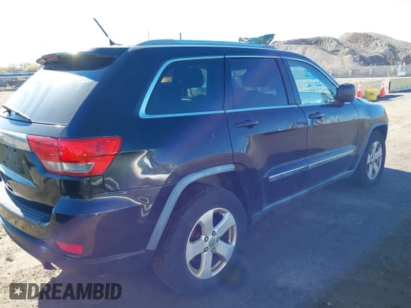 ✅ 2012 Jeep Grand Cherokee Laredo • VIN: 1C4RJFAG3CC208170 • Lot: 43624194. Listed on IAAI with 257,960 mi. Free auction sales archive from the USA and detailed vehicle history report at DreamBid. Image 4.
