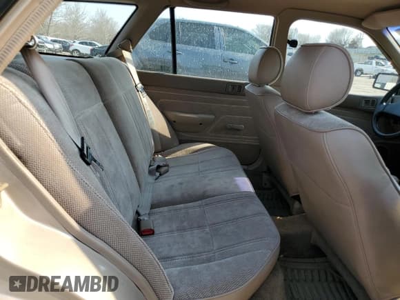 ✅ 1993 Ford Escort LX • VIN: 1FAPP15J1PW302394 • Lot: 49170485. Wystawiony na Copart z przebiegiem 71 642 mil. Bezpłatny archiwum sprzedaży aukcyjnych z USA i szczegółowy raport historii pojazdu na DreamBid. Zdjęcie 10.