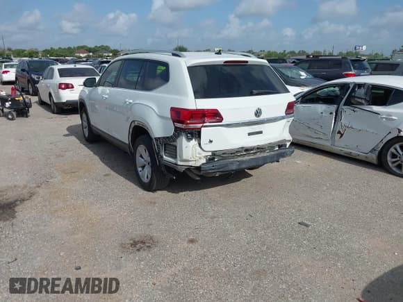 ✅ 2018 Volkswagen Atlas Launch Edition • VIN: 1V2BR2CA6JC500810 • Lot: 42550484. Wystawiony na IAAI z przebiegiem 173 413 mil. Bezpłatny archiwum sprzedaży aukcyjnych z USA i szczegółowy raport historii pojazdu na DreamBid. Zdjęcie 3.