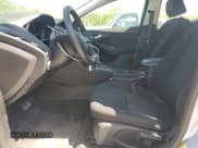 ✅ 2017 Ford Focus SE • VIN: 1FADP3F28HL315474 • Лот: 50778715. Опубликован ранее на Copart с пробегом 78 243 миль. Бесплатный доступ к архиву аукционных продаж из США и подробный отчёт об истории автомобиля на DreamBid. Изображение 7.