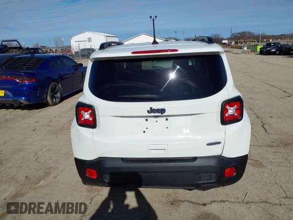 ✅ 2020 Jeep Renegade Altitude • VIN: ZACNJABB8LPL91658 • Lot: 41534304. Listed on IAAI with 76,135 mi. Free auction sales archive from the USA and detailed vehicle history report at DreamBid. Image 16.