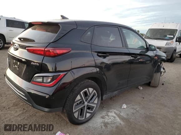 ✅ 2023 Hyundai Kona SE • VIN: KM8K23AG4PU183854 • Лот: 41267044. Опубликован ранее на Copart с пробегом 13 239 миль. Бесплатный доступ к архиву аукционных продаж из США и подробный отчёт об истории автомобиля на DreamBid. Изображение 3.
