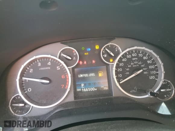 ✅ 2016 Toyota Tundra Platinum • VIN: 5TFAY5F1XGX506396 • Lot: 71361505. Listed on Copart with 166,500 mi. Free auction sales archive from the USA and detailed vehicle history report at DreamBid. Image 9.