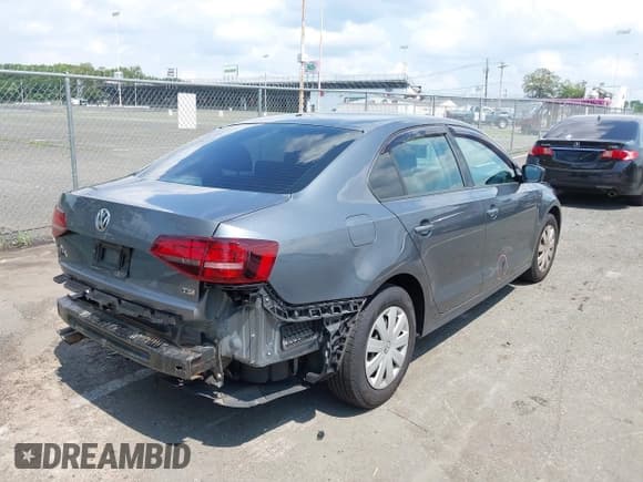 ✅ 2016 Volkswagen Jetta S • VIN: 3VW167AJ2GM281757 • Лот: 42750697. Опубликован ранее на IAAI с пробегом 145 662 миль. Бесплатный доступ к архиву аукционных продаж из США и подробный отчёт об истории автомобиля на DreamBid. Изображение 4.