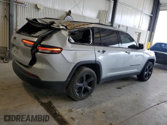 ✅ 2023 Jeep Grand Cherokee Laredo • VIN: 1C4RJKAG7P8854748 • Lot: 70170685. Listed on Copart with 25,719 mi. Free auction sales archive from the USA and detailed vehicle history report at DreamBid. Image 3.