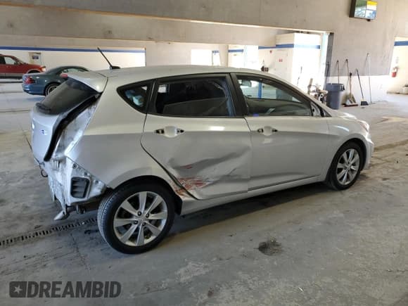 ✅ 2013 Hyundai Accent SE • VIN: KMHCU5AE3DU076704 • Лот: 74447434. Опубликован ранее на Copart с пробегом 38 196 миль. Бесплатный доступ к архиву аукционных продаж из США и подробный отчёт об истории автомобиля на DreamBid. Изображение 3.