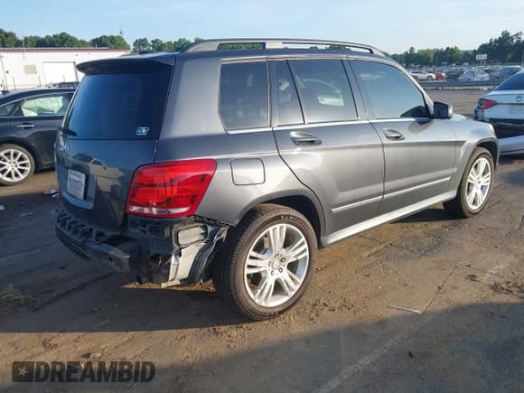 ✅ 2013 Mercedes-Benz GLK 350 • VIN: WDCGG5HB2DF972743 • Lot: 42770076. Listed on IAAI with 144,878 mi. Free auction sales archive from the USA and detailed vehicle history report at DreamBid. Image 4.