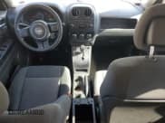 ✅ 2013 Jeep Patriot Latitude • VIN: 1C4NJPFA3DD141316 • Lot: 89850395. Wystawiony na Copart z przebiegiem 152 451 mil. Bezpłatny archiwum sprzedaży aukcyjnych z USA i szczegółowy raport historii pojazdu na DreamBid. Zdjęcie 8.