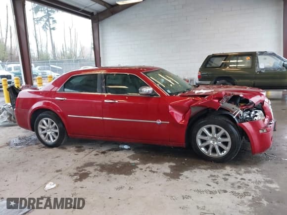 ✅ 2006 Chrysler 300 C • VIN: 2C3LA63H36H420844 • Лот: 43691498. Опубликован ранее на IAAI с пробегом 102 465 миль. Бесплатный доступ к архиву аукционных продаж из США и подробный отчёт об истории автомобиля на DreamBid. Изображение 13.