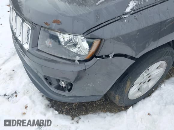 ✅ 2017 Jeep Compass Latitude • VIN: 1C4NJCEA4HD206951 • Lot: 43881332. Listed on IAAI with 177,675 mi. Free auction sales archive from the USA and detailed vehicle history report at DreamBid. Image 6.