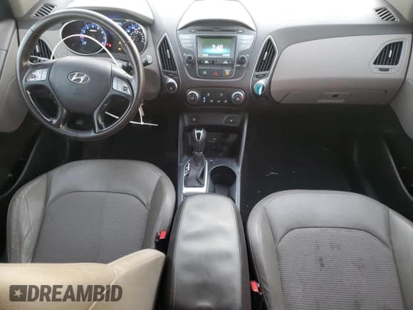✅ 2015 Hyundai Tucson SE • VIN: KM8JU3AG0FU090639 • Lot: 87036235. Listed on Copart with 70,319 mi. Free auction sales archive from the USA and detailed vehicle history report at DreamBid. Image 8.