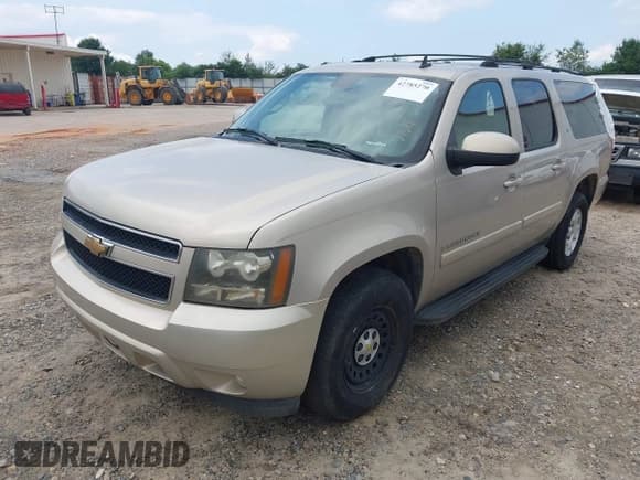 ✅ 2007 Chevrolet Suburban LT • VIN: 1GNFC16067J229681 • Lot: 42785270. Listed on IAAI with Not provided. Free auction sales archive from the USA and detailed vehicle history report at DreamBid. Image 2.