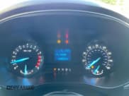 ✅ 2018 Ford Fusion S • VIN: 3FA6P0G75JR129643 • Lot: 92735055. Wystawiony na Copart z przebiegiem 178 047 mil. Bezpłatny archiwum sprzedaży aukcyjnych z USA i szczegółowy raport historii pojazdu na DreamBid. Zdjęcie 8.