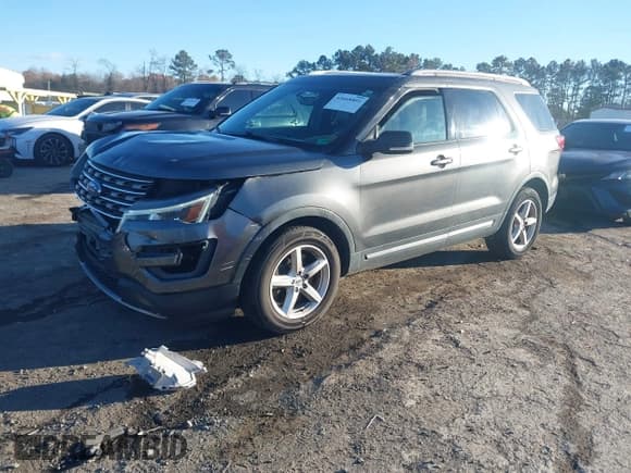 ✅ 2017 Ford Explorer XLT • VIN: 1FM5K8D8XHGD74287 • Lot: 43668801. Wystawiony na IAAI z przebiegiem 107 058 mil. Bezpłatny archiwum sprzedaży aukcyjnych z USA i szczegółowy raport historii pojazdu na DreamBid. Zdjęcie 18.