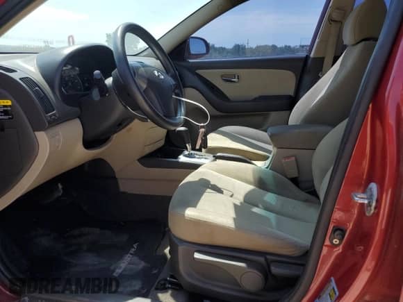 2010 Hyundai Elantra GLS z VIN KMHDU4AD9AU117127, wystawiony jako Copart lot #65379854 z przebiegiem 215 182 mil mil oraz Szkoda całkowita • Salvage title. Historia ofert i sprzedaży dostępna na DreamBid. Obrazek 7.