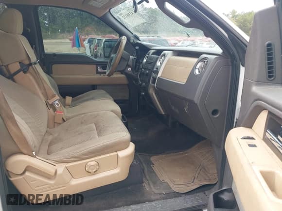 ✅ 2014 Ford F-150 XLT • VIN: 1FTEW1CM6EFB40616 • Lot: 43308132. Wystawiony na IAAI z przebiegiem 269 691 mil. Bezpłatny archiwum sprzedaży aukcyjnych z USA i szczegółowy raport historii pojazdu na DreamBid. Zdjęcie 5.