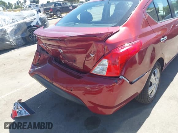 ✅ 2018 Nissan Versa SV • VIN: 3N1CN7AP1JL885402 • Lot: 43018914. Wystawiony na IAAI z przebiegiem 91 409 mil. Bezpłatny archiwum sprzedaży aukcyjnych z USA i szczegółowy raport historii pojazdu na DreamBid. Zdjęcie 14.