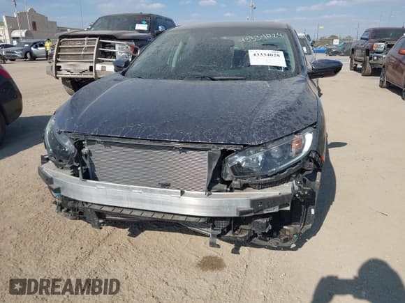 ✅ 2019 Honda Civic EX • VIN: 19XFC1F33KE208490 • Lot: 43334028. Listed on IAAI with 43,138 mi. Free auction sales archive from the USA and detailed vehicle history report at DreamBid. Image 6.