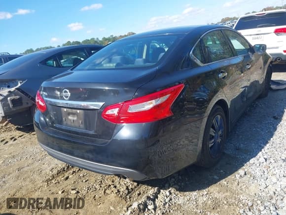 ✅ 2016 Nissan Altima S • VIN: 1N4AL3AP4GC272252 • Lot: 43586820. Listed on IAAI with 96,356 mi. Free auction sales archive from the USA and detailed vehicle history report at DreamBid. Image 4.