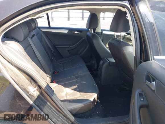 ✅ 2018 Volkswagen Jetta SEL • VIN: 3VWL17AJ9JM244848 • Lot: 42929605. Listed on IAAI with 64,684 mi. Free auction sales archive from the USA and detailed vehicle history report at DreamBid. Image 8.