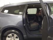 ✅ 2014 Chevrolet Traverse LT • VIN: 1GNKRGKD6EJ244008 • Lot: 43509737. Wystawiony na IAAI z przebiegiem 101 140 mil. Bezpłatny archiwum sprzedaży aukcyjnych z USA i szczegółowy raport historii pojazdu na DreamBid. Zdjęcie 8.