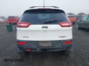 ✅ 2017 Jeep Cherokee Trailhawk L Plus • VIN: 1C4PJMBS2HD225011 • Lot: 40802716. Wystawiony na IAAI z przebiegiem 73 714 mil. Bezpłatny archiwum sprzedaży aukcyjnych z USA i szczegółowy raport historii pojazdu na DreamBid. Zdjęcie 16.