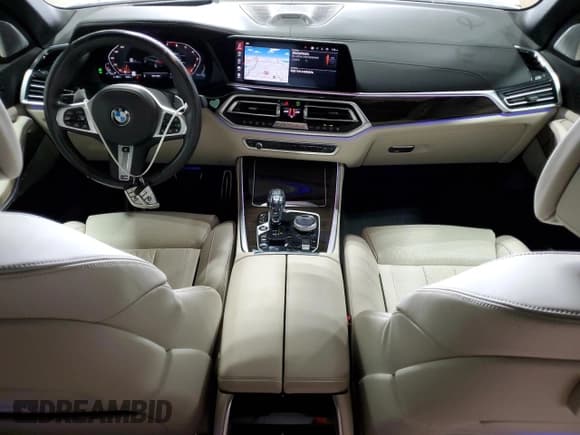 ✅ 2021 BMW X5 M50i • VIN: 5UXJU4C08M9D76492 • Lot: 80732315. Wystawiony na Copart z przebiegiem 57 091 mil. Bezpłatny archiwum sprzedaży aukcyjnych z USA i szczegółowy raport historii pojazdu na DreamBid. Zdjęcie 8.