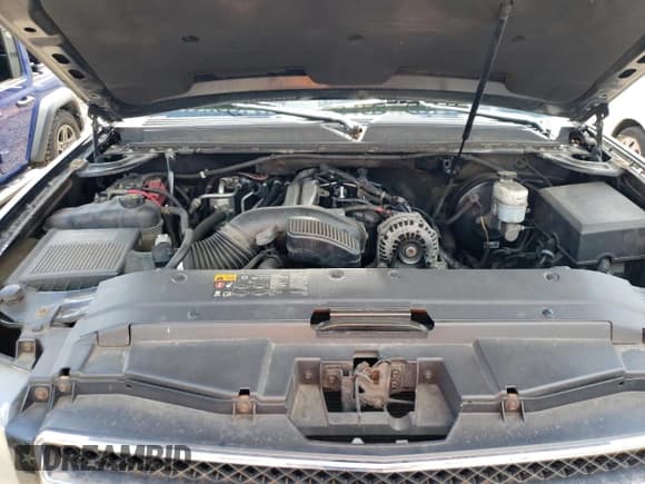 ✅ 2011 Chevrolet Suburban LS • VIN: 1GNSKHE35BR376672 • Lot: 69775825. Listed on Copart with 132,908 mi. Free auction sales archive from the USA and detailed vehicle history report at DreamBid. Image 12.