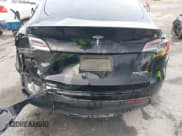 ✅ 2022 Tesla Model Y Performance • VIN: 7SAYGDEF0NF574239 • Lot: 41569830. Wystawiony na IAAI z przebiegiem 45 870 mil. Bezpłatny archiwum sprzedaży aukcyjnych z USA i szczegółowy raport historii pojazdu na DreamBid. Zdjęcie 19.