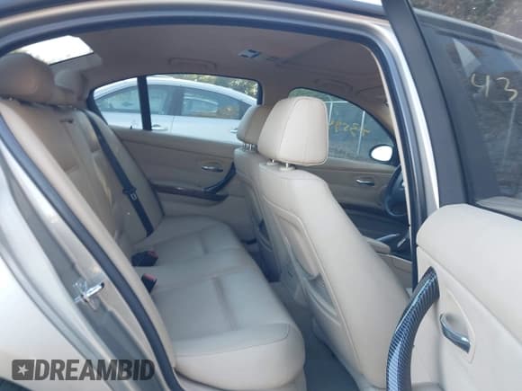 ✅ 2008 BMW 3 Series 328i • VIN: WBAVA33548K053700 • Lot: 43594344. Listed on IAAI with 84,307 mi. Free auction sales archive from the USA and detailed vehicle history report at DreamBid. Image 8.