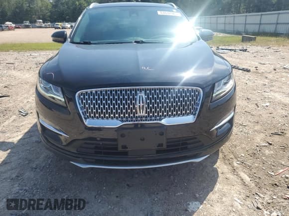 ✅ 2019 Lincoln MKC Reserve • VIN: 5LMTJ3DHXKUL31667 • Lot: 83832965. Wystawiony na Copart z przebiegiem 38 588 mil. Bezpłatny archiwum sprzedaży aukcyjnych z USA i szczegółowy raport historii pojazdu na DreamBid. Zdjęcie 5.