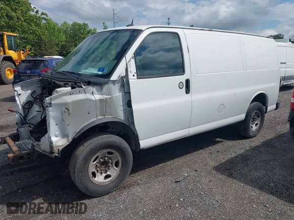 ✅ 2015 Chevrolet Express Cargo • VIN: 1GCWGFCF0F1153683 • Lot: 42143802. Listed on IAAI with Not provided. Free auction sales archive from the USA and detailed vehicle history report at DreamBid. Image 17.