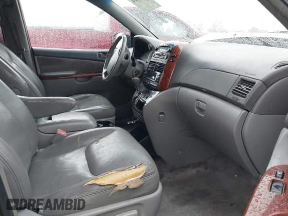 ✅ 2005 Toyota Sienna XLE • VIN: 5TDZA22C25S240646 • Lot: 43713834. Wystawiony na IAAI z przebiegiem 264 643 mil. Bezpłatny archiwum sprzedaży aukcyjnych z USA i szczegółowy raport historii pojazdu na DreamBid. Zdjęcie 5.