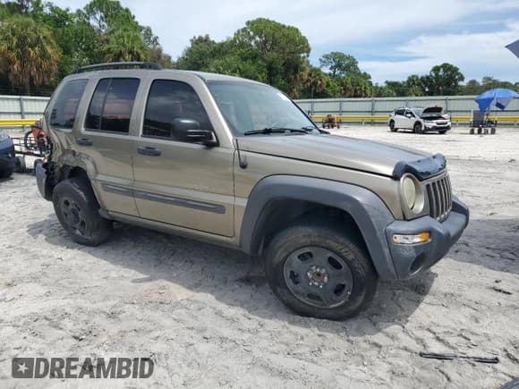 ✅ 2003 Jeep Liberty Sport • VIN: 1J4GK48K83W641043 • Lot: 71274245. Wystawiony na Copart z przebiegiem 92 983 mil. Bezpłatny archiwum sprzedaży aukcyjnych z USA i szczegółowy raport historii pojazdu na DreamBid. Zdjęcie 4.