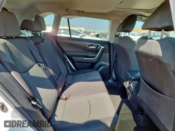 ✅ 2022 Toyota RAV4 XLE • VIN: 2T3W1RFV4NC196382 • Лот: 68278455. Опубликован ранее на Copart с пробегом 33 749 миль. Бесплатный доступ к архиву аукционных продаж из США и подробный отчёт об истории автомобиля на DreamBid. Изображение 11.