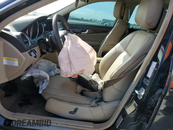 ✅ 2013 Mercedes-Benz C 250 Sport • VIN: WDDGF4HB0DR272629 • Lot: 92302925. Listed on Copart with Not provided. Free auction sales archive from the USA and detailed vehicle history report at DreamBid. Image 7.