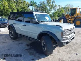 ✅ 2022 Ford Bronco Wildtrak • VIN: 1FMEE5DP3NLA80178 • Lot: 43550558. Wystawiony na IAAI z przebiegiem 32 957 mil. Bezpłatny archiwum sprzedaży aukcyjnych z USA i szczegółowy raport historii pojazdu na DreamBid. Zdjęcie 1.