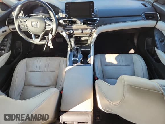 ✅ 2018 Honda Accord Touring • VIN: 1HGCV1F99JA089199 • Лот: 82273045. Опубликован ранее на Copart с пробегом 75 439 миль. Бесплатный доступ к архиву аукционных продаж из США и подробный отчёт об истории автомобиля на DreamBid. Изображение 8.