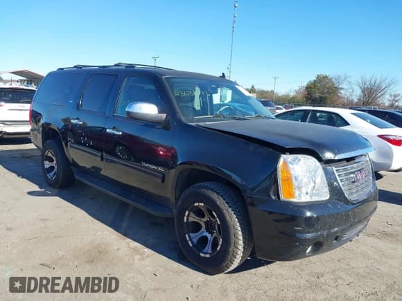 ✅ 2014 GMC Yukon XL SLT • VIN: 1GKS2KE72ER200857 • Lot: 43636773. Listed on IAAI with 235,935 mi. Free auction sales archive from the USA and detailed vehicle history report at DreamBid. Image 1.