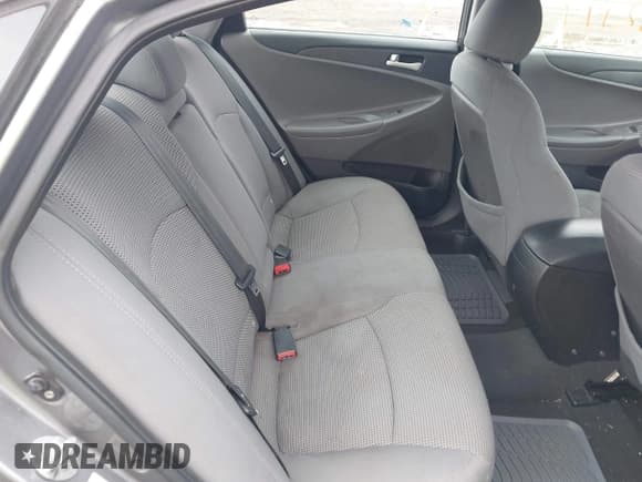 ✅ 2011 Hyundai Sonata GLS • VIN: 5NPEB4AC5BH155584 • Lot: 43612177. Listed on IAAI with 237,990 mi. Free auction sales archive from the USA and detailed vehicle history report at DreamBid. Image 8.