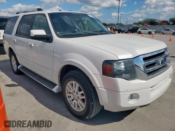 ✅ 2013 Ford Expedition Limited • VIN: 1FMJU1K54DEF63788 • Lot: 81743465. Listed on Copart with 232,134 mi. Free auction sales archive from the USA and detailed vehicle history report at DreamBid. Image 4.