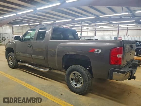 ✅ 2007 Chevrolet Silverado 2500HD Work Truck • VIN: 1GCHK29K97E529697 • Lot: 94190415. Wystawiony na Copart z przebiegiem 145 783 mil. Bezpłatny archiwum sprzedaży aukcyjnych z USA i szczegółowy raport historii pojazdu na DreamBid. Zdjęcie 2.