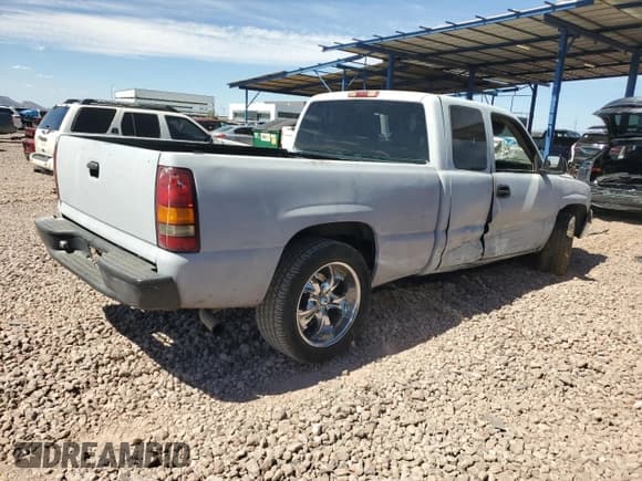 ✅ 2001 Chevrolet Silverado 1500 LS • VIN: 2GCEC19T211299318 • Лот: 71847224. Опубликован ранее на Copart с пробегом 215 560 миль. Бесплатный доступ к архиву аукционных продаж из США и подробный отчёт об истории автомобиля на DreamBid. Изображение 3.